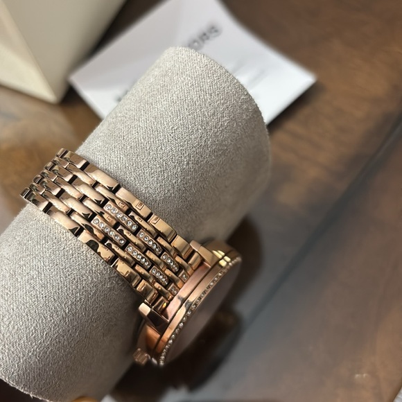Michael Kors Rose Gold Watch - Picture 7 of 11
